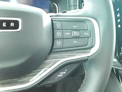 2022 Jeep Wagoneer - Photo 22