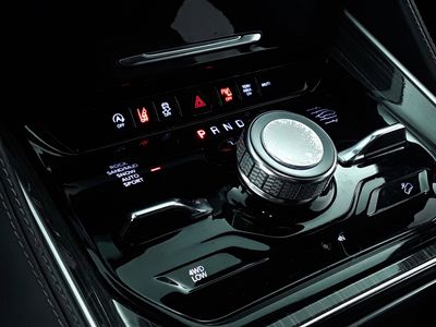 2022 Jeep Wagoneer - Photo 24