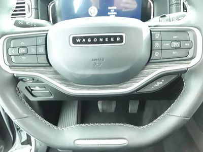 2022 Jeep Wagoneer - Photo 23