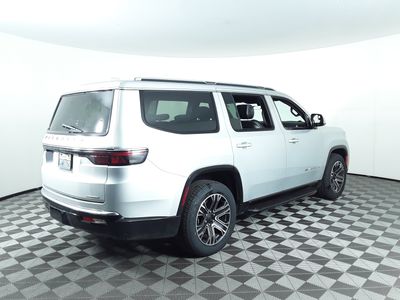 2022 Jeep Wagoneer - Photo 2