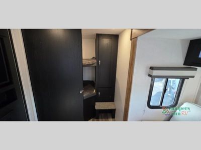 2023 Coachmen RV Freedom Express - Photo 37
