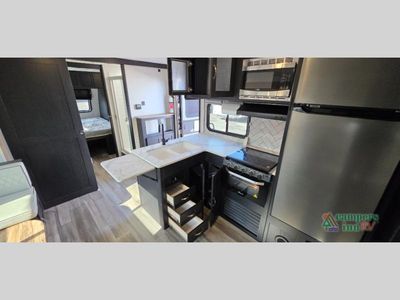 2023 Coachmen RV Freedom Express - Photo 28