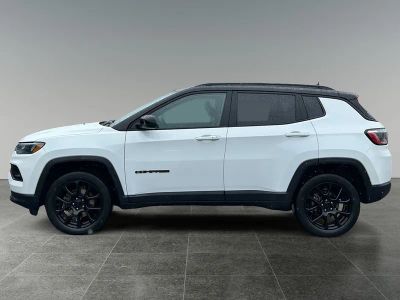 2022 Jeep Compass — detail view