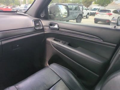 2019 Jeep Grand Cherokee — photo 18 view