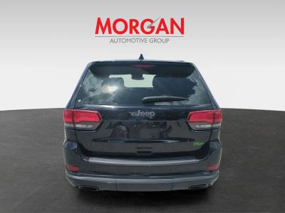 2019 Jeep Grand Cherokee — engine compartment view