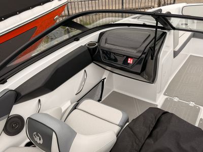 2025 Scarab 195 SE - Photo 8