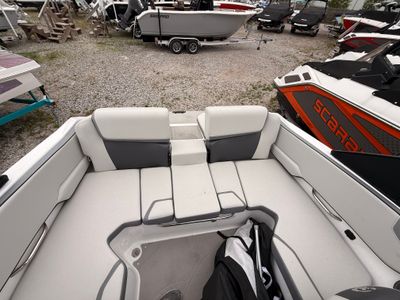2025 Scarab 195 SE - Photo 11