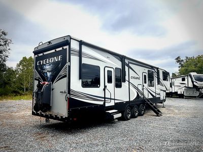 2021 Heartland Cyclone - Photo 2