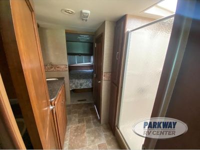 2013 Thor Motor Coach Challenger - Photo 15