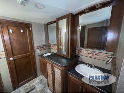 2013 Thor Motor Coach Challenger - Photo 19