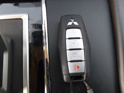 2024 Mitsubishi Outlander - Photo 15