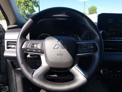 2024 Mitsubishi Outlander - Photo 12