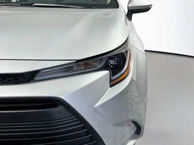 2025 Toyota Corolla — photo 9 view