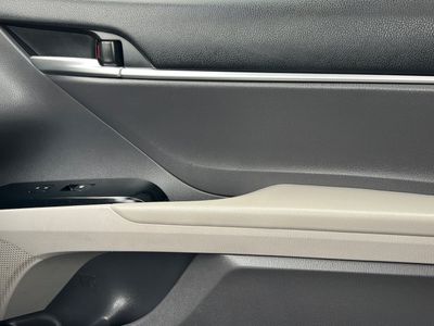 2018 Toyota Camry - Photo 18