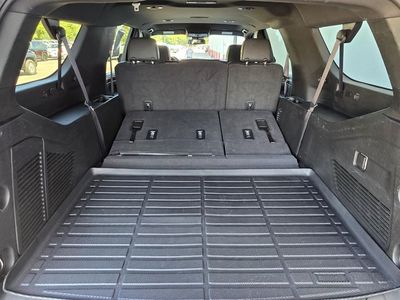 2023 Chevrolet Suburban - Photo 13