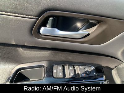 2025 Nissan Pathfinder SL - Photo 12