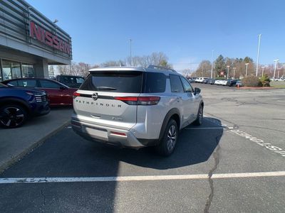 2025 Nissan Pathfinder SL - Photo 5