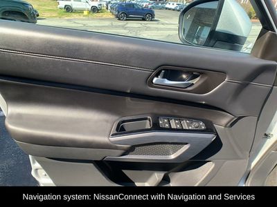 2025 Nissan Pathfinder SL - Photo 11