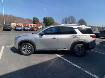 2025 Nissan Pathfinder SL - Photo 8