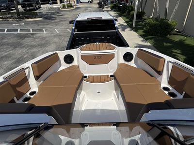 2025 Yamaha Boats 222SD - Photo 13