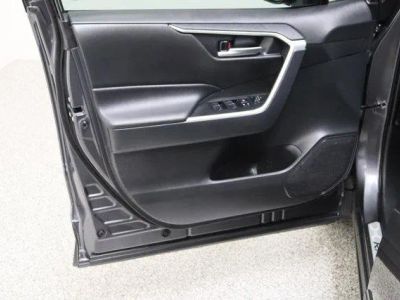 2025 Toyota RAV4 FWD - Photo 12