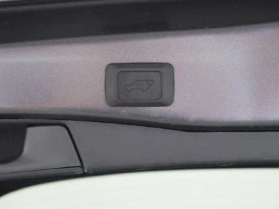 2025 Toyota RAV4 FWD - Photo 34