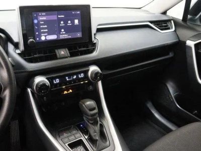 2025 Toyota RAV4 FWD - Photo 16