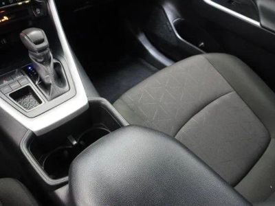 2025 Toyota RAV4 FWD - Photo 17
