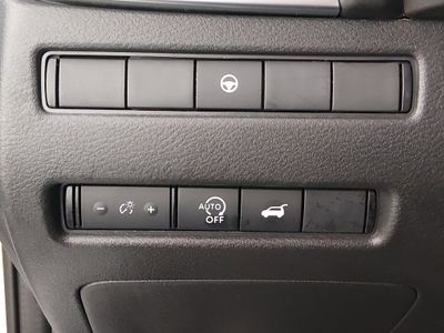2025 Nissan Rogue — photo 13 view