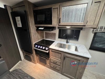 2021 Venture RV Sonic - Photo 10