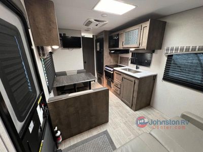2021 Venture RV Sonic - Photo 8