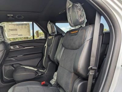 2026 Ford Explorer — photo 15 view