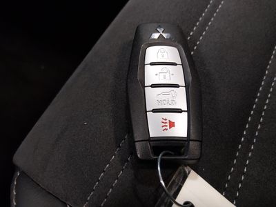 2024 Mitsubishi Outlander - Photo 15