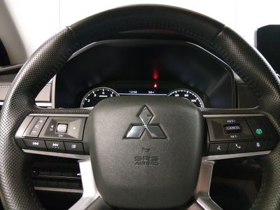 2024 Mitsubishi Outlander - Photo 12