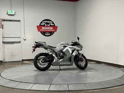 2026 Honda CBR600RR - Photo 9