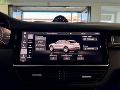2021 Porsche Cayenne - Photo 21