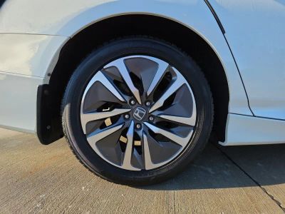 2019 Honda Accord Hybrid - Photo 16