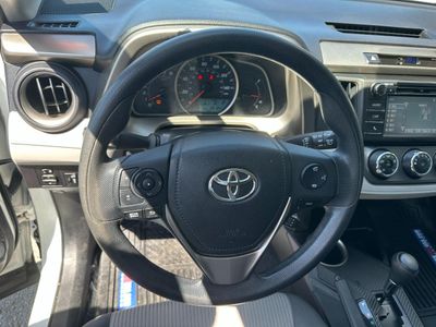 2015 Toyota RAV4 — photo 18 view