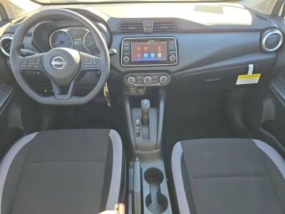 2025 Nissan Versa — photo 13 view