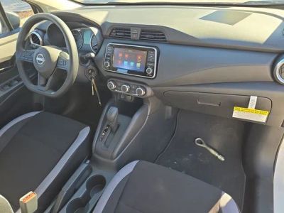 2025 Nissan Versa — photo 12 view