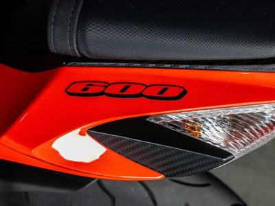 2022 Suzuki GSX-R600 - Photo 24