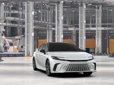 2026 Toyota Camry - Photo 16
