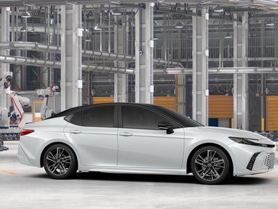 2026 Toyota Camry - Photo 13