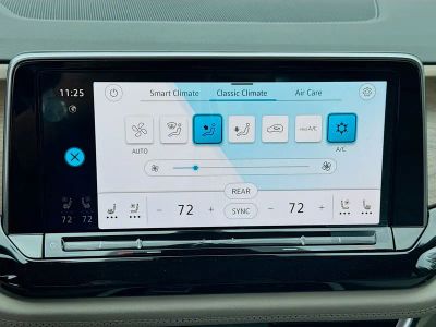 2026 Volkswagen Atlas — photo 14 view