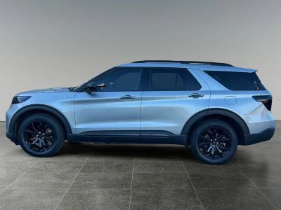 2023 Ford Explorer — interior view