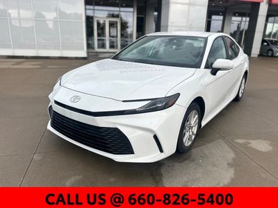 2025 Toyota Camry - Photo 3