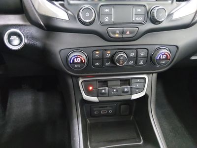 2024 GMC Terrain — photo 13 view