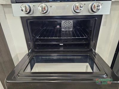 2025 Venture RV Stratus — photo 21 view