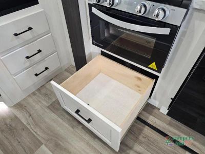 2025 Venture RV Stratus — photo 22 view