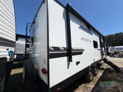 2025 Venture RV Stratus — detail view